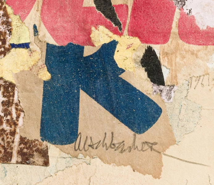 Signature 1 — Arthur Aeschbacher · En bas au centre du collage, sur la bande de papier brun, juste sous la grande forme bleue.
