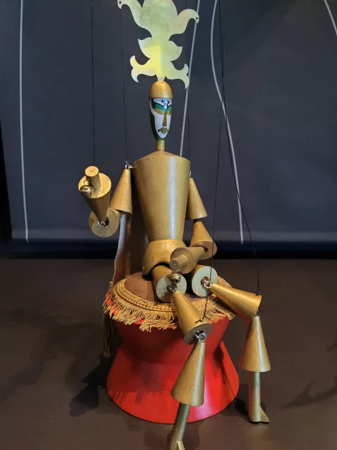 Sophie Taeuber-Arp — Le roi Deramo, marionnette du Roi Cerf