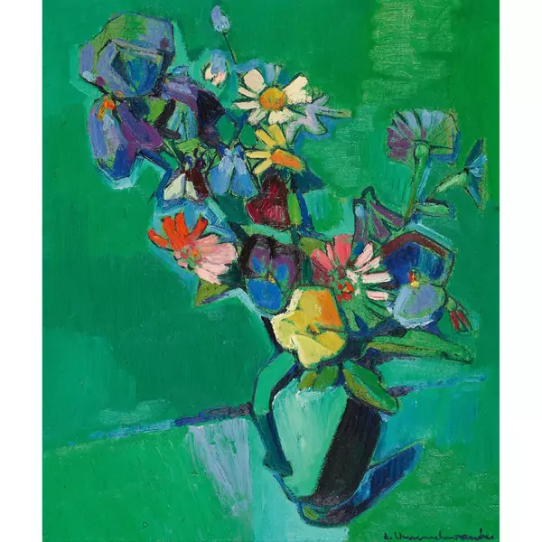 Blumen in Vase auf grünem Grund