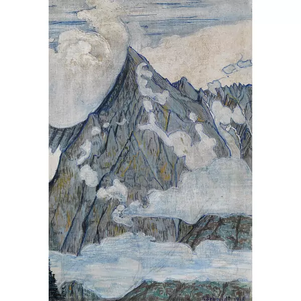 Bergmassiv mit Wolken