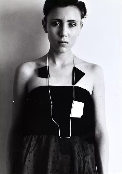 Annelies Štrba — 3 Fotografien: Models mit Schmuck von Bernhard Schobinger