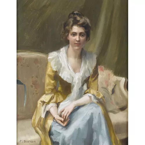 Porträt einer jungen Dame auf dem Sofa