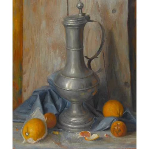 Aurèle Barraud — Zinnkanne mit Orangen auf blauem Tuch.