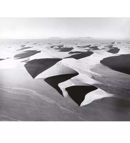 Balthasar Burkhard — Namibia — Galerie Kornfeld