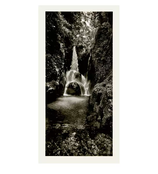 Balthasar Burkhard — Kumano Yin and Yan Fall. - Ohne Titel. - Ohne Titel 3 Fotografien aus der Serie "Japan" — Galerie Kornfeld