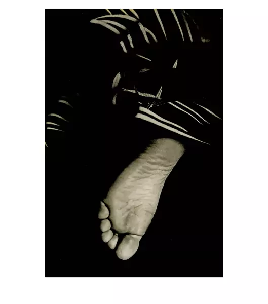 Balthasar Burkhard — Le petit pied - Fuss einer Geisha — Galerie Kornfeld