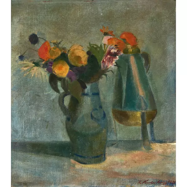 Tischstillleben mit Blumen in Steinzeugkrug und Ankerkanne