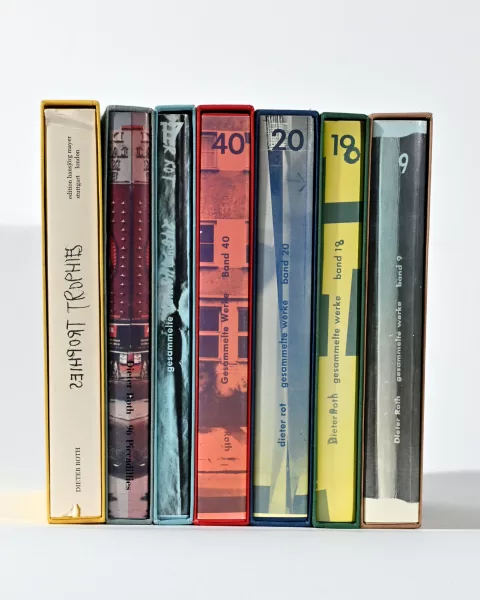 Dieter Roth — 7 Bücher: 96 Piccadillies, 1977; Trophies, 1979; Gesammelte Werke Band 9; 18; 20; 40