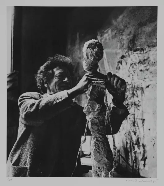 Ernst Scheidegger — 2 Blätter: Giacometti arbeitet an einem Gips; Giacometti beim Malen in seinem Pariser Atelier