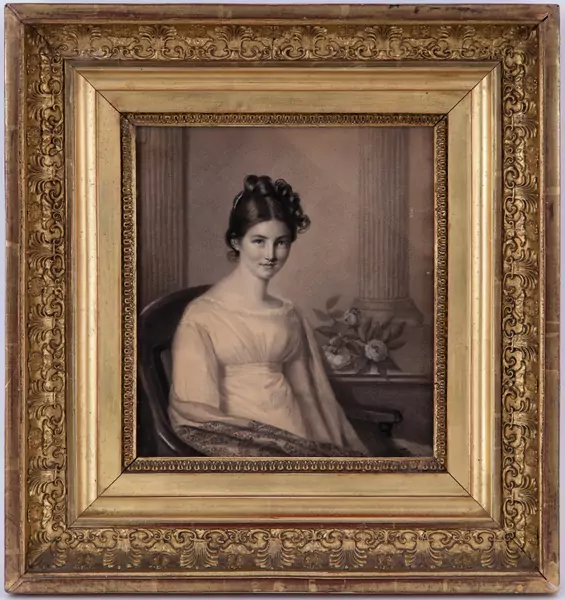 Jeune femme à la robe blanche