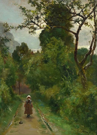 Jeune fille dans un sentier arboré