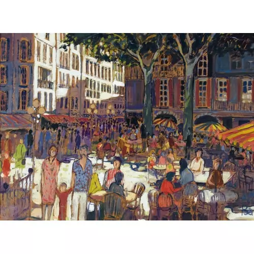 Belebter Platz mit Cafés