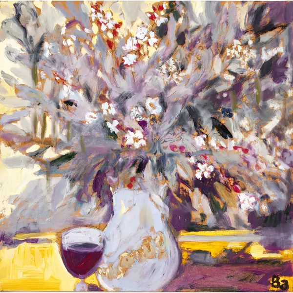 Tischstillleben mit Blumenstrauss und Rotweinglas