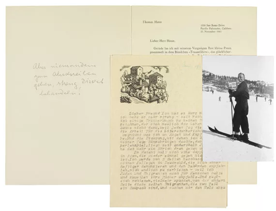 Hermann Hesse — 2 Privatdrucke + 1 masch. Brief mit Holzschnitt + 1 Porträtfoto