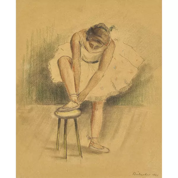 Balletttänzerin beim Schnüren ihrer Schuhe