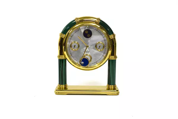 Imhof, Roulet, pendulette portique calendrier — Genève Enchères