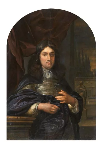 Eglon van der Neer — Portrait eines Mannes, der an einer Balustrade lehnt, in einem dunkelblauen Mantel, vor einem roten Vorhang, im Hintergrund ein Garten mit Statuen