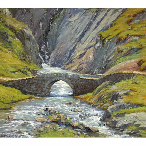Gebirgsbach mit alter Steinbrücke