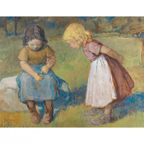 Neugierige Mädchen mit einem Maikäfer