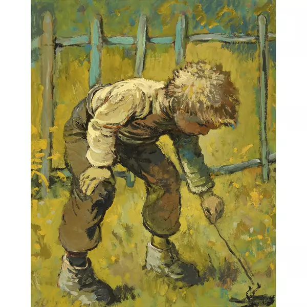 Neugieriger Knabe mit leblosem Vogel