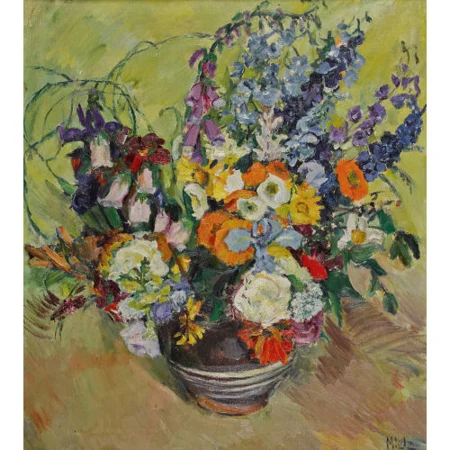 Blumenstrauss in bauchiger Vase