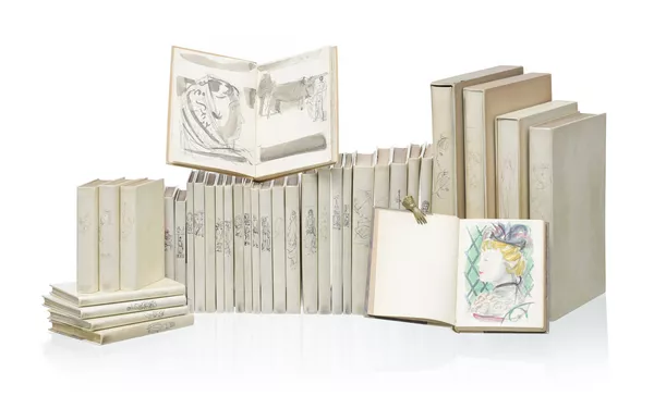 Maurice Barraud . — Maurice Barraud (1889-1954). Bel et important ensemble de 34 ouvrages illustrés par Maurice Barraud enrichis de dessins originaux et d'envois autographes. Divers formats, reliés plein parchemin ivoire, dos lisses ornés de dessins originaux de l'artiste. Notre lot comporte plusieurs titres dans des tirages différents d'œuvres littéraires illustrées par M. Barraux ainsi que plusieurs dessins originaux à l'encre montés sur planche et une riche correspondance épistolaire de l'artiste contenus dans 2 volumes sous emboîtage. La majorité de ces volumes sont enrichis de dessins originaux de M. Barraud signés, et certains comportent des dédicaces adressées au collectionneur Fritz Kappeler qui constitua cet ensemble unique avec la complicité de l'artiste. Le détail des titres et du contenu de ces volumes est disponible dans le rapport de condition. Provenance : Collectionneur et mécène, Fritz Kappeler (1907-1996) commença à collectionner l'art suisse dès son plus jeune âge. Inspiré par son amitié de longue date avec Dr René Wehrli (1910-2005), qui fut directeur du Kunsthaus Zürich (1950-1975), il collectionna avec attention des livres illustrés et des tableaux de l'artiste suisse Maurice Barraud. On joint : 8 ouvrages brochés dans des tirages communs des titres illustrés par Maurice Barraud