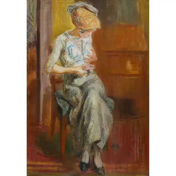 Interieur mit sitzender junger Frau