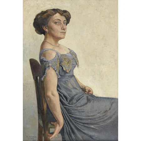 Sitzende Dame in blauem Kleid