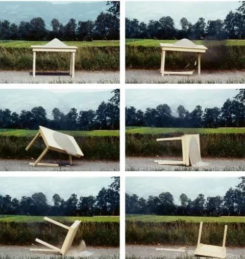 Roman Signer — Tisch mit Sandkegel