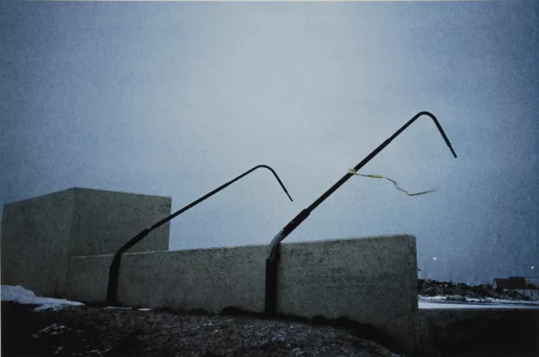 Roman Signer — Ortschaft Flateyri im Nord-Westen von Island, 1995