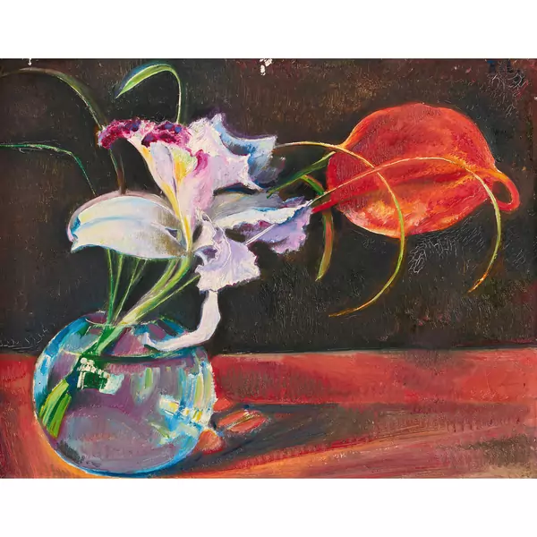 Orchidee und Flamingoblume in Kugelvase