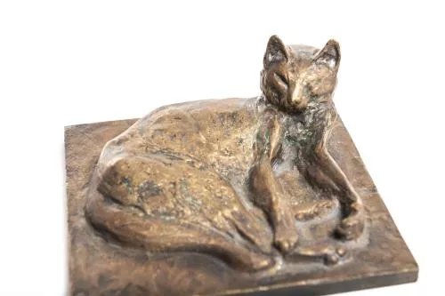Théophile-Alexandre Steinlen (1859-1923), "Chat couché en boule, tête dressée". — DognyAuction